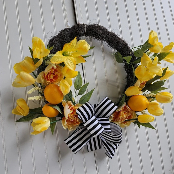 17" Happy Wreath Front Door Wall Lemons Wreath Yellow Tulips - Picture 2 of 9